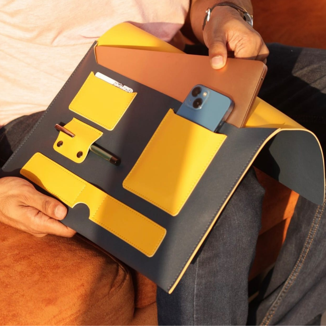 The Hana (하나) Vegan Leather Laptop Organiser (Seoul Midnight)