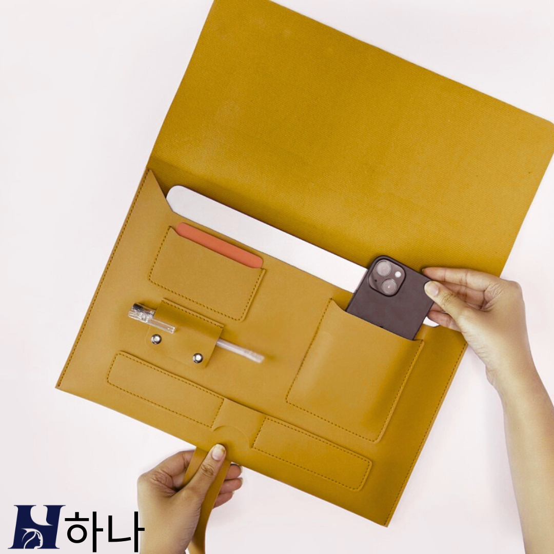 The Hana (하나) Vegan Leather Laptop Organiser (Sunlit Hanok)